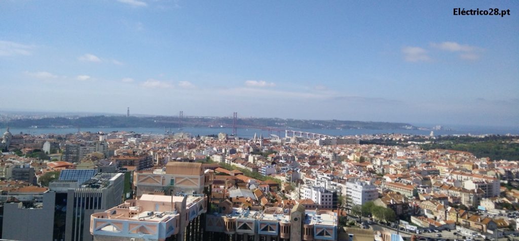 Aproveita os fins de semana de Agosto para visitares gratuitamente o Miradouro Amoreiras 360º Panoramic View! A melhor vista de Lisboa!