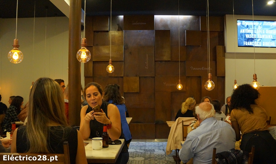 cachorro-a-portuguesa-3-rota-de-tapas-estrella-damm-electrico28