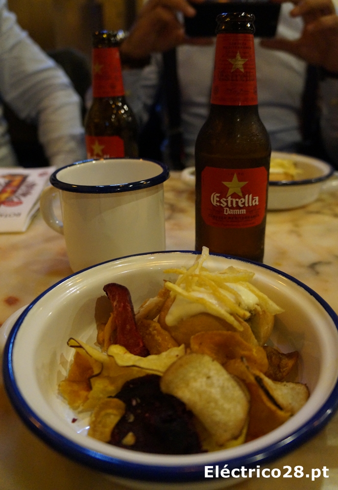 cachorro-a-portuguesa-rota-de-tapas-estrella-damm-electrico28