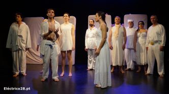 O Intervalo Grupo de Teatro apresenta "Sonho de uma Noite de Verão" de William Shakespeare numa encenação de Manuel Jerónimo. A não perder!